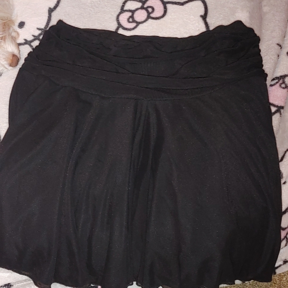 Elegant Black Women's Skirt - Picture 3 of 5